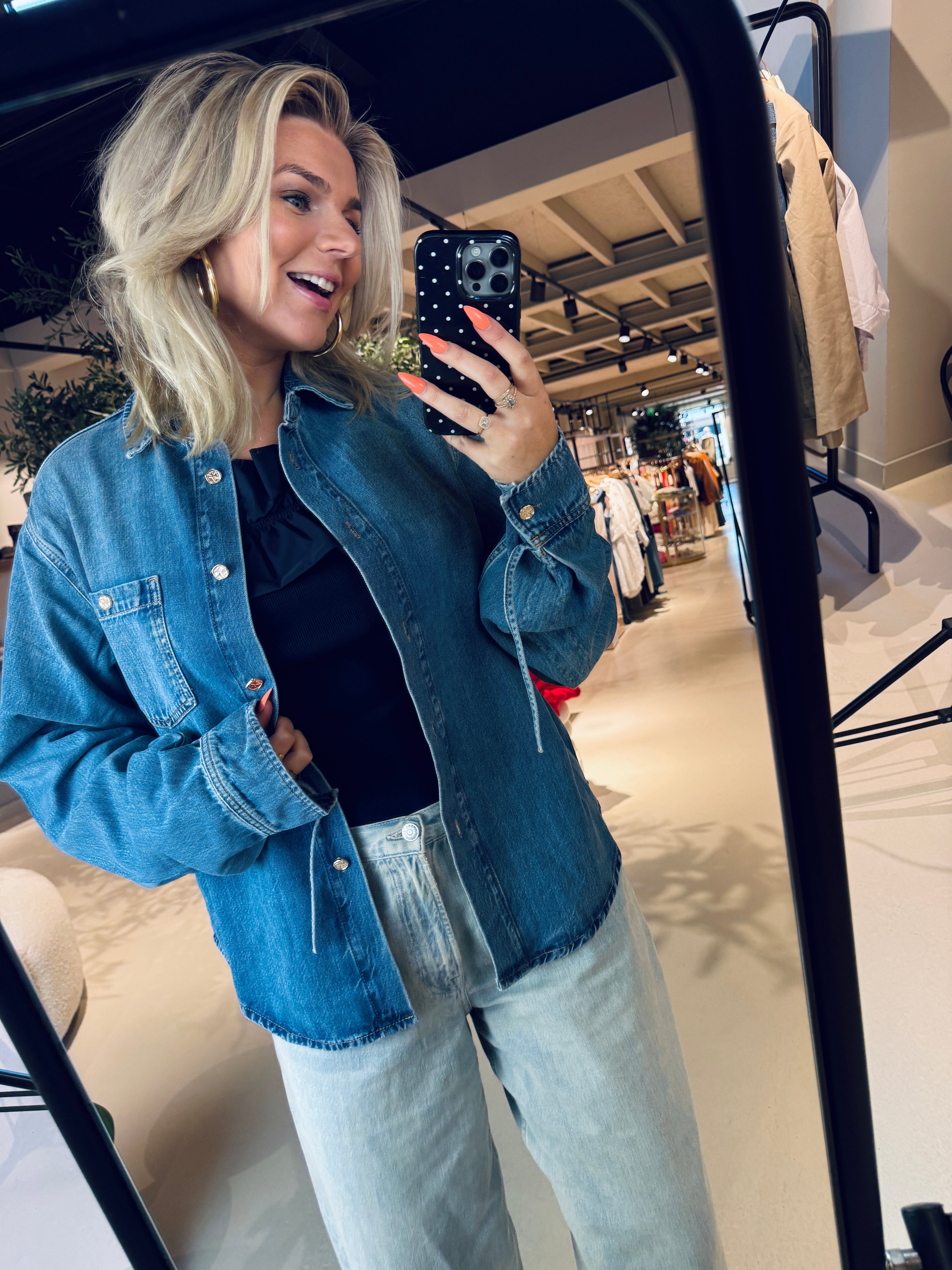 Juzy Jeans Shirt met koord aan de mouw voor dames van Essentiel Antwerp 