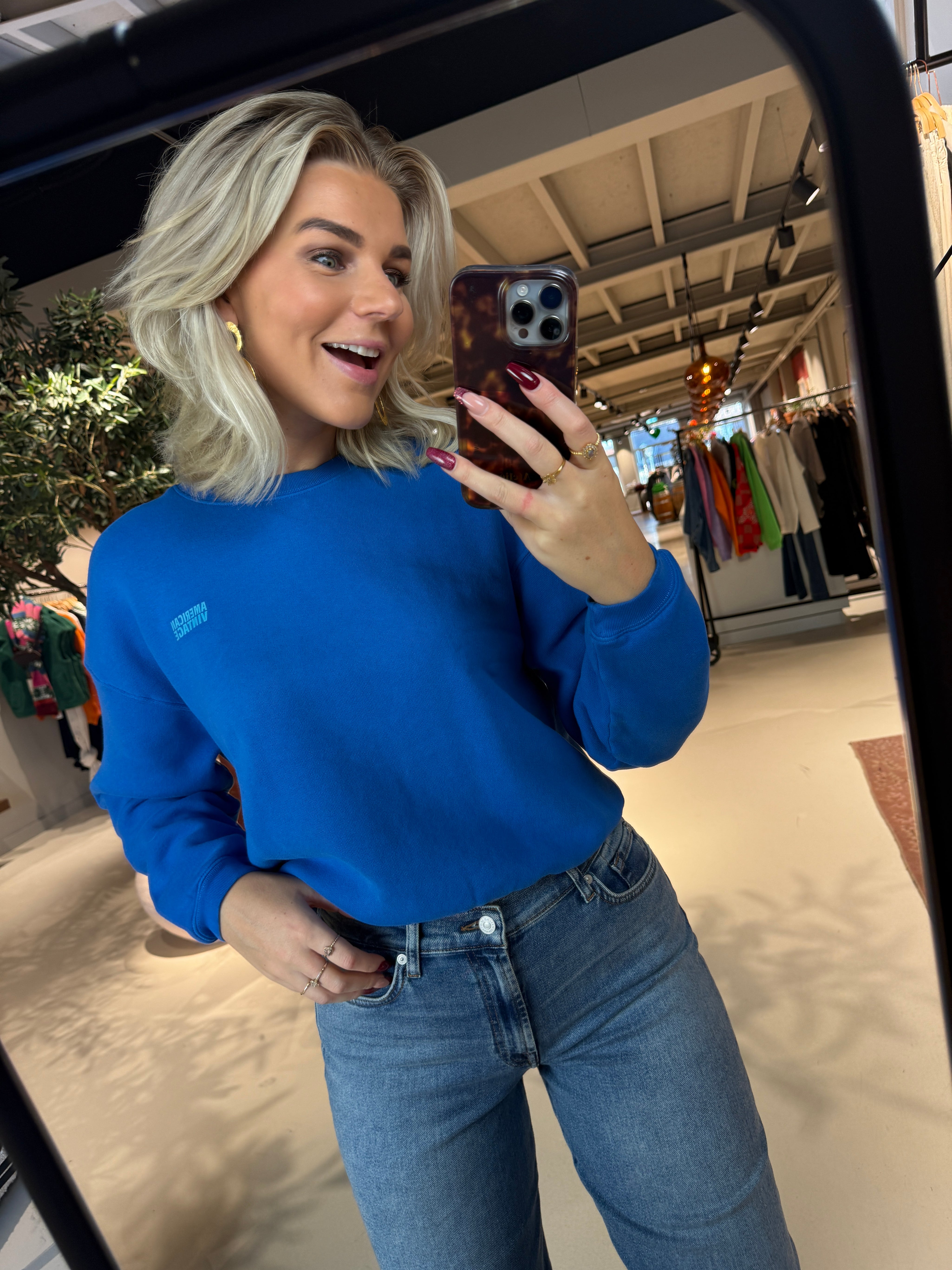 IZU03AH25 Sweater - Reve Vintage