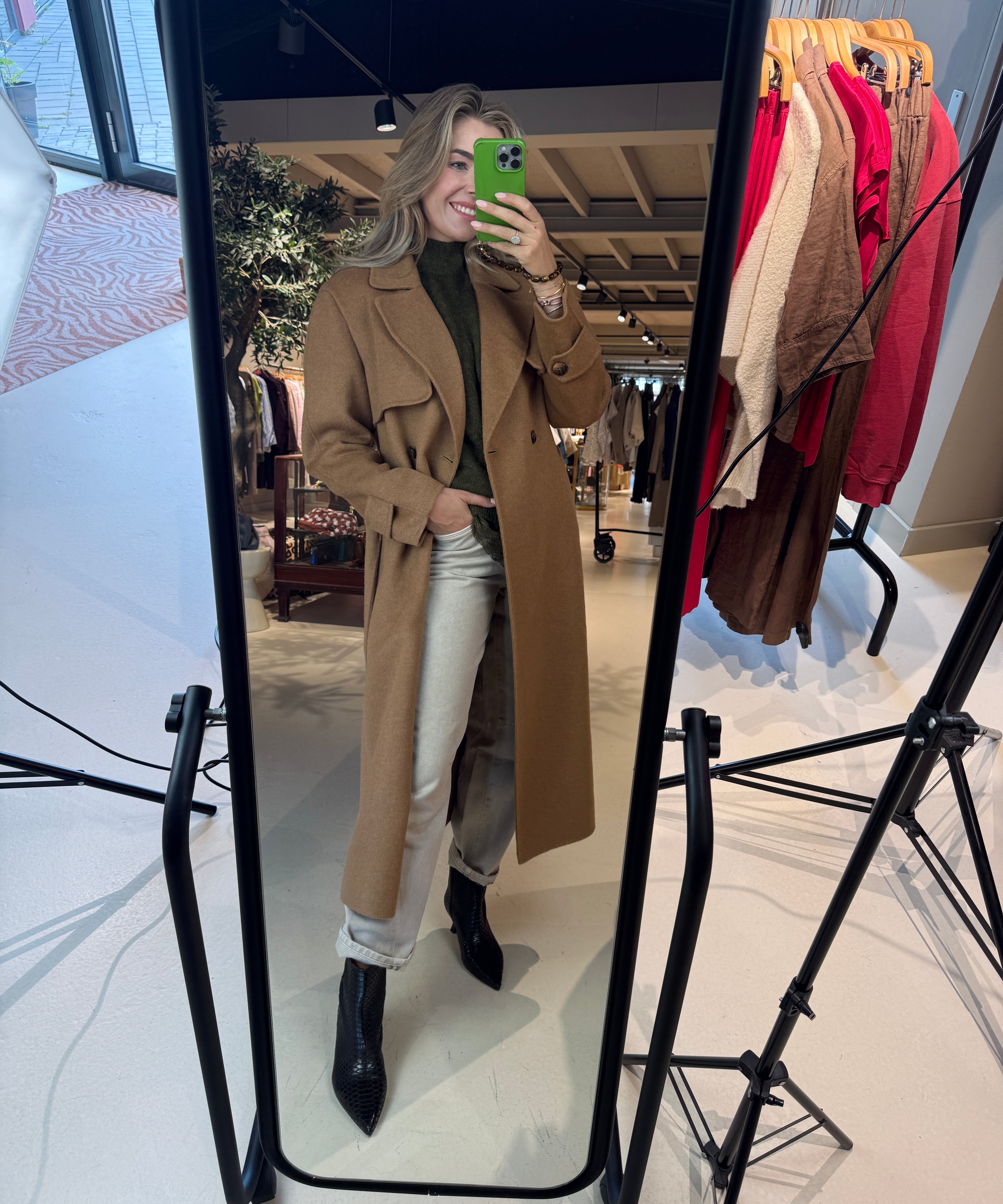 Celisa Coat Ibana | RIXT