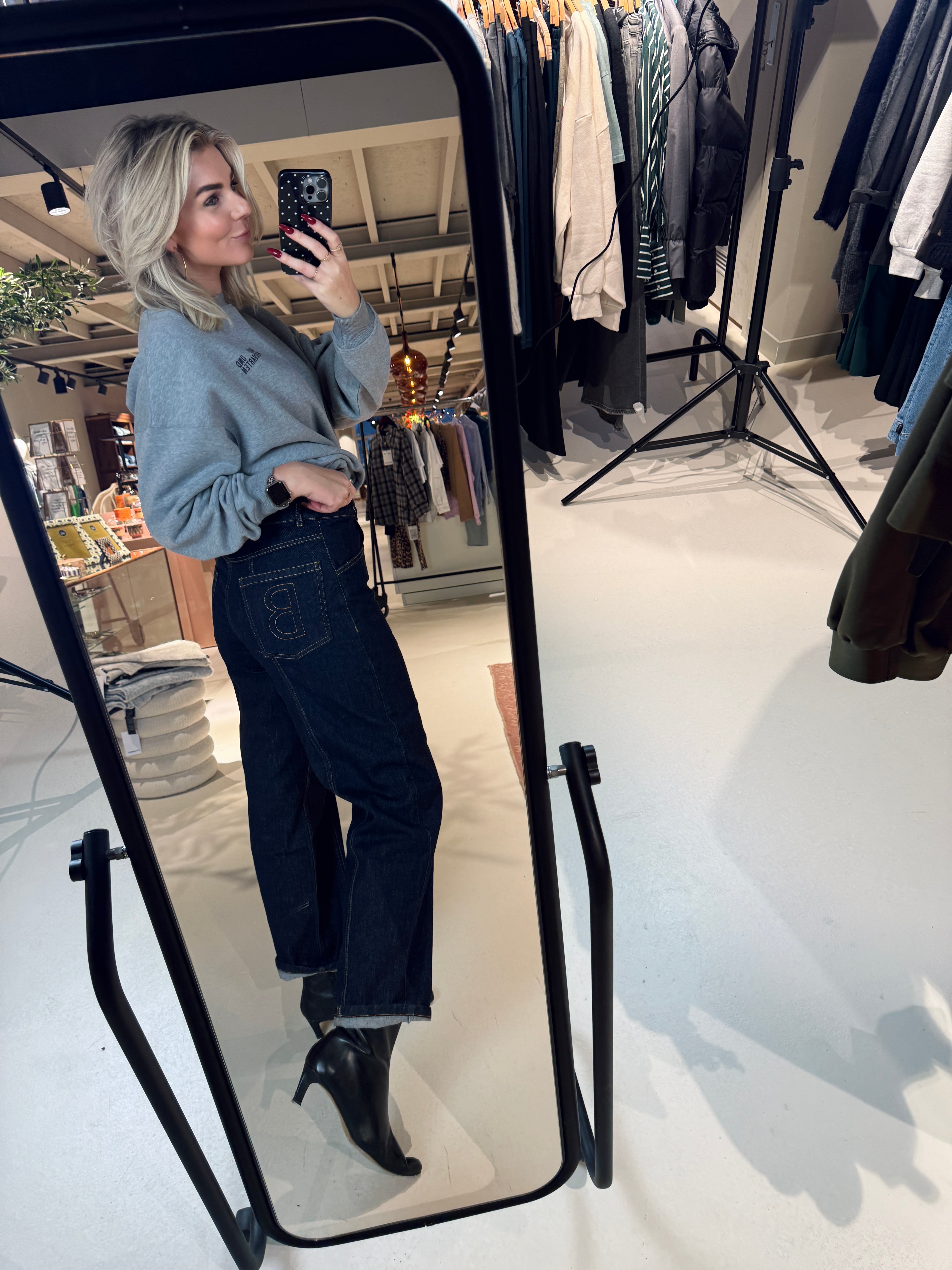 No 02 Jeans