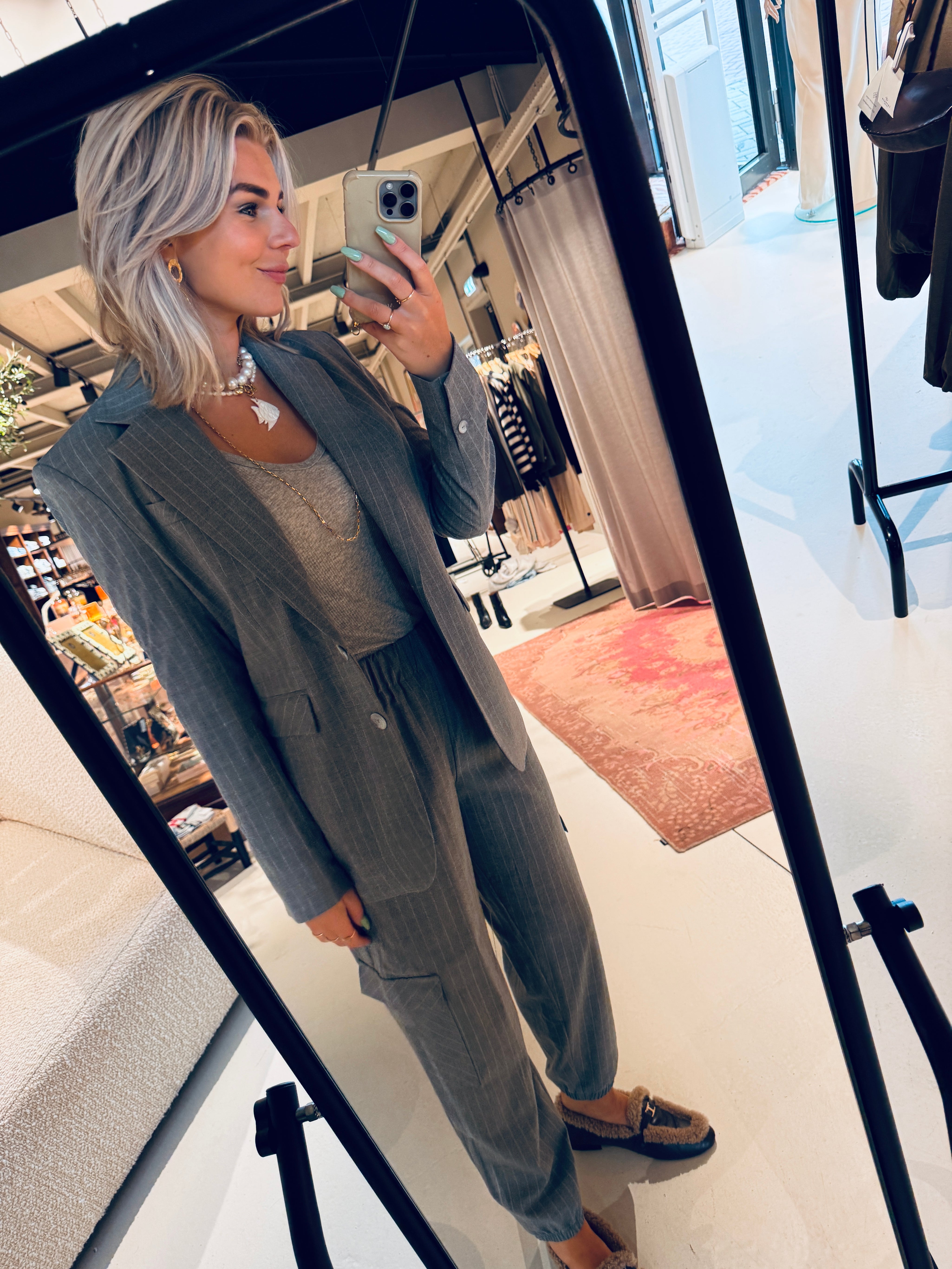 W25N1624 Trousers stripe - Grey mel.