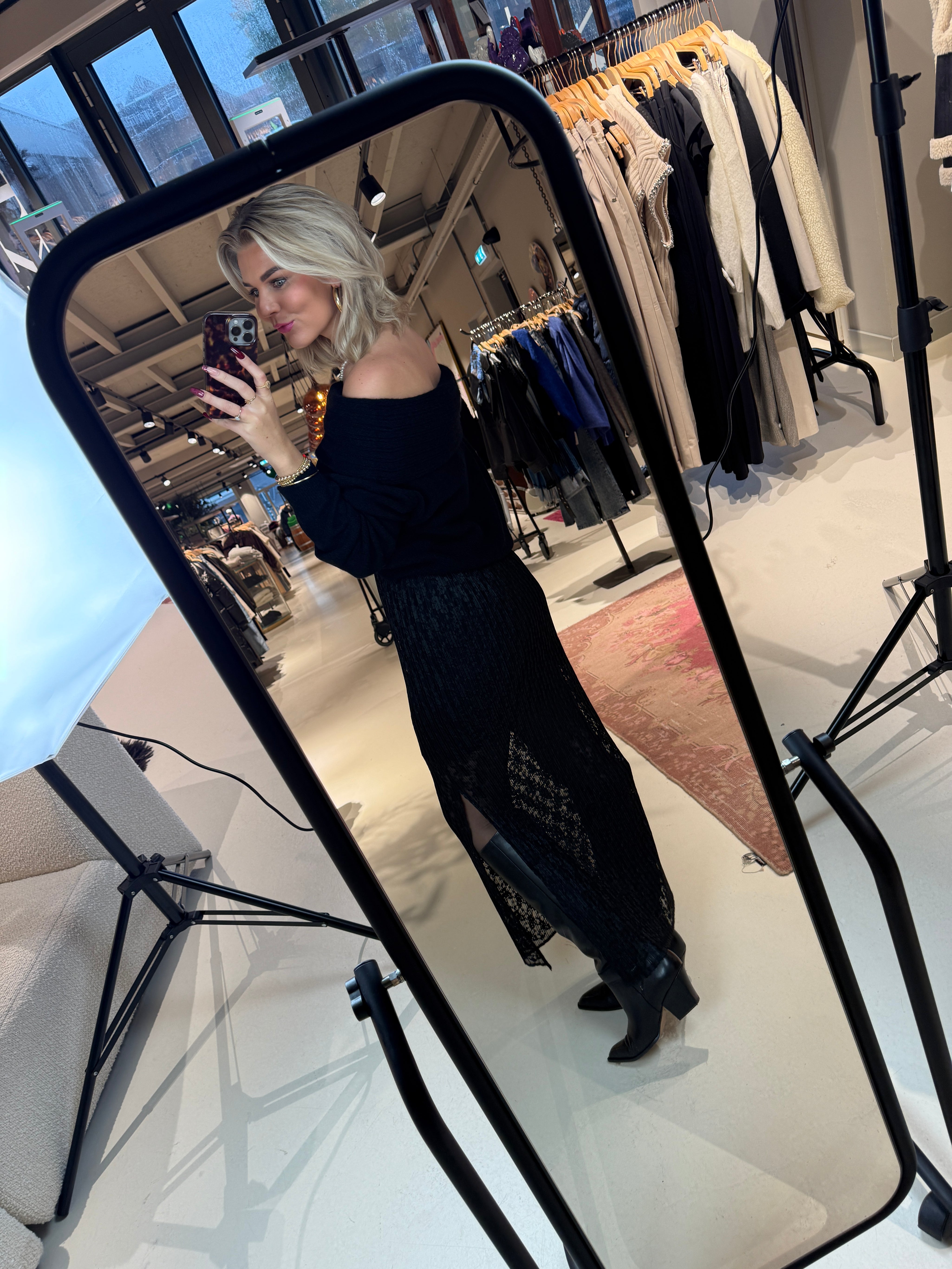 Ironic pleated lace skirt