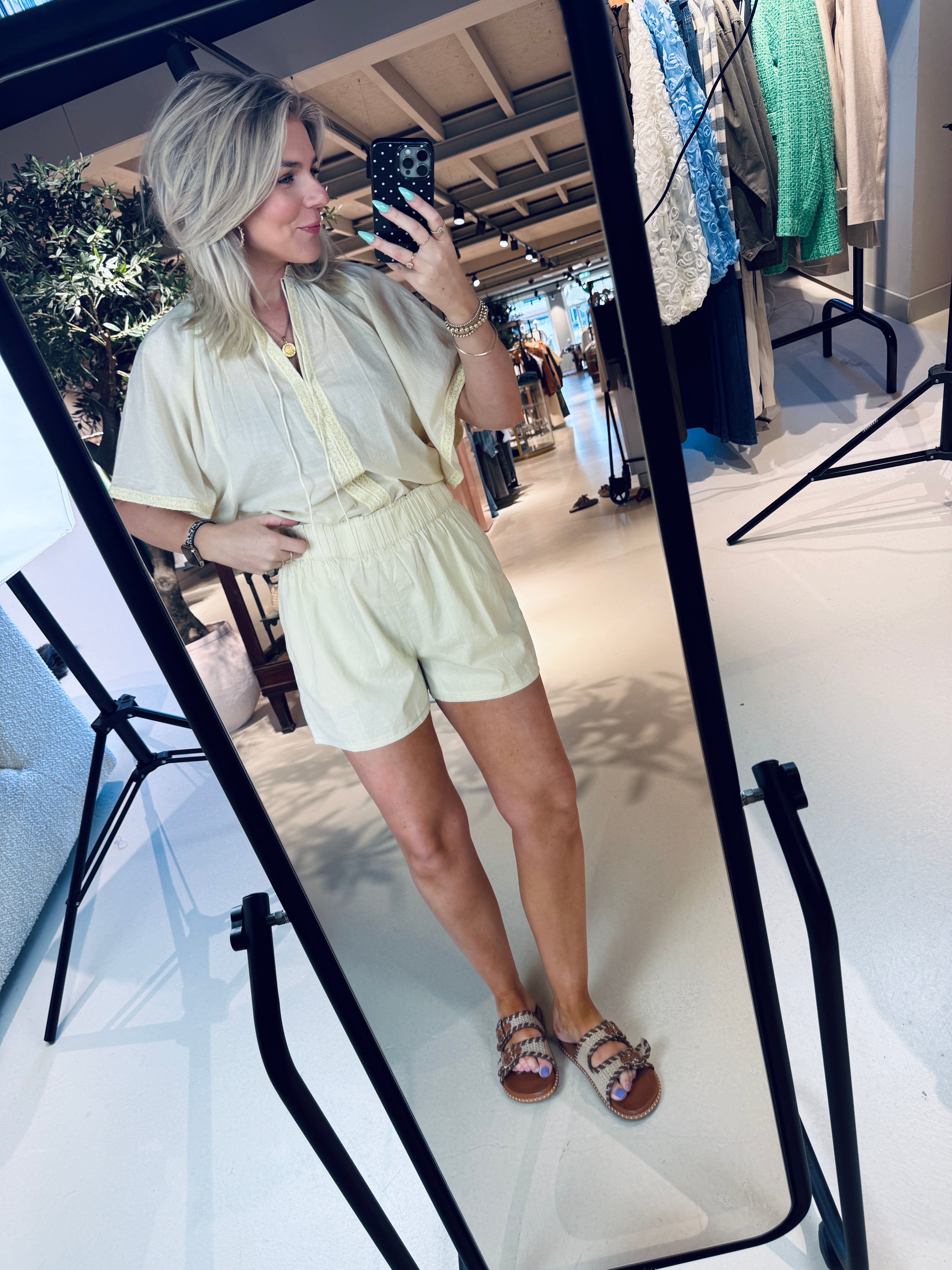 Tarina top