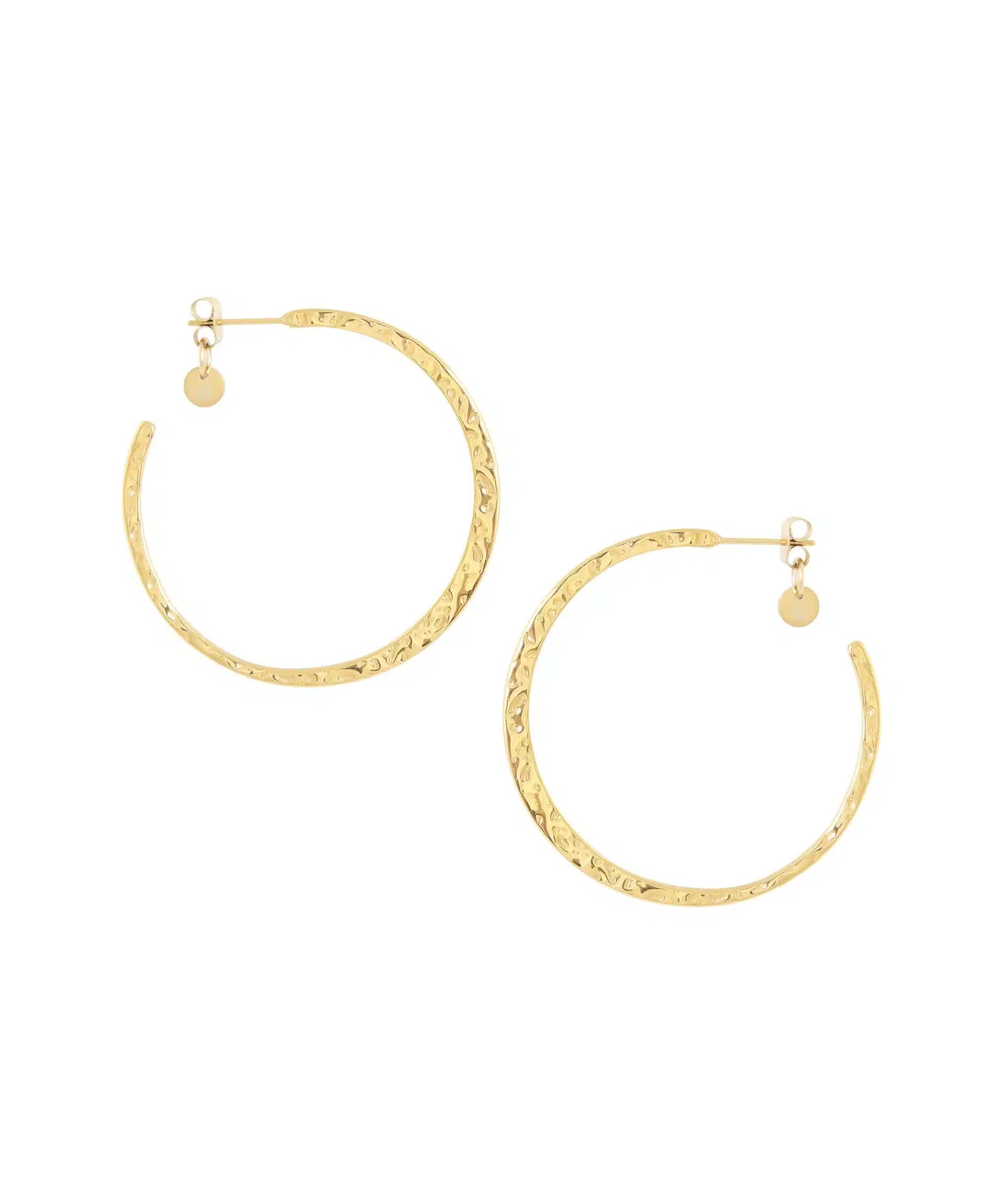 Platte gehamerde oorringen medium 3.9cm Ellen Beekmans