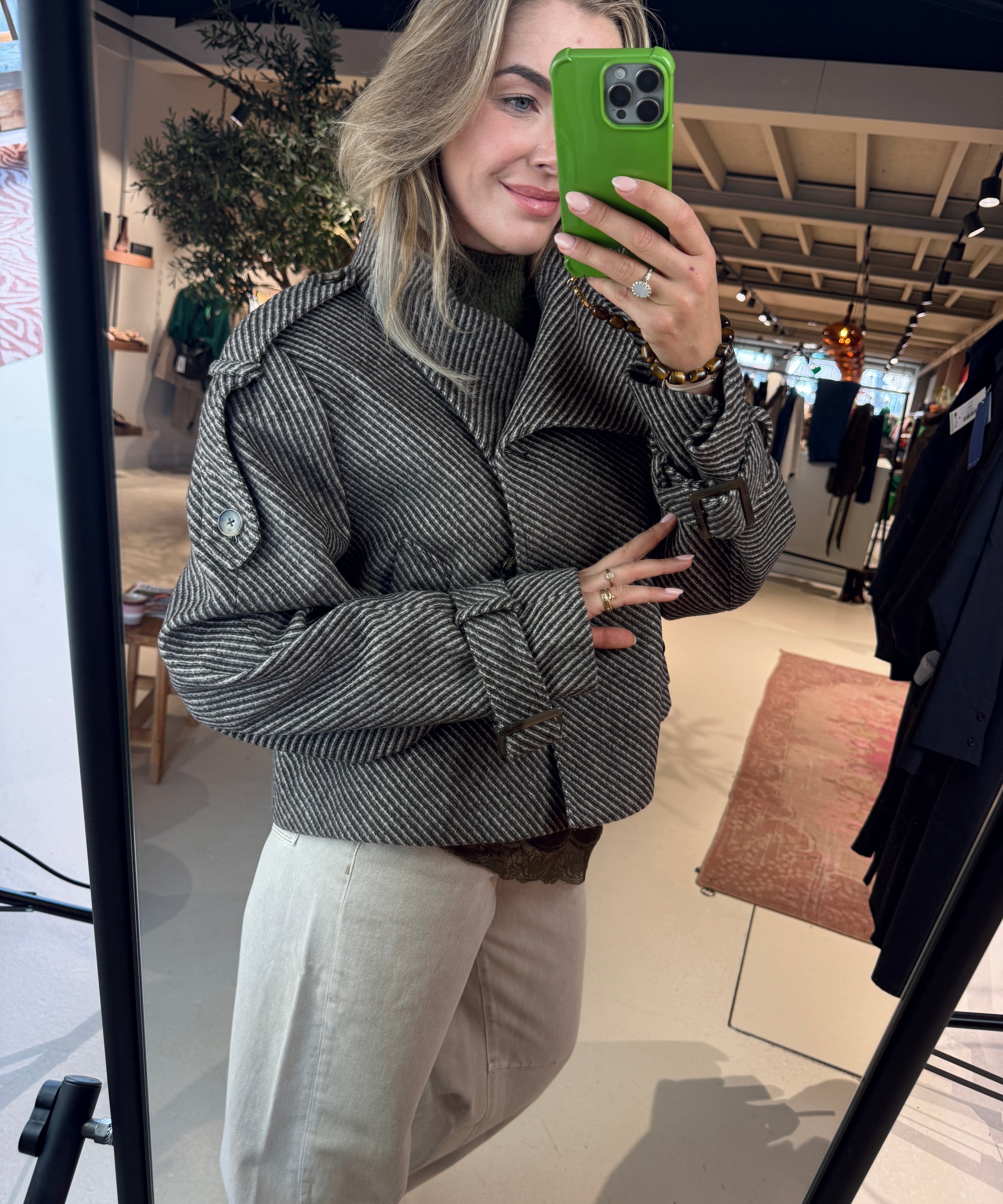 Carlyn Coat Ibana | RIXT