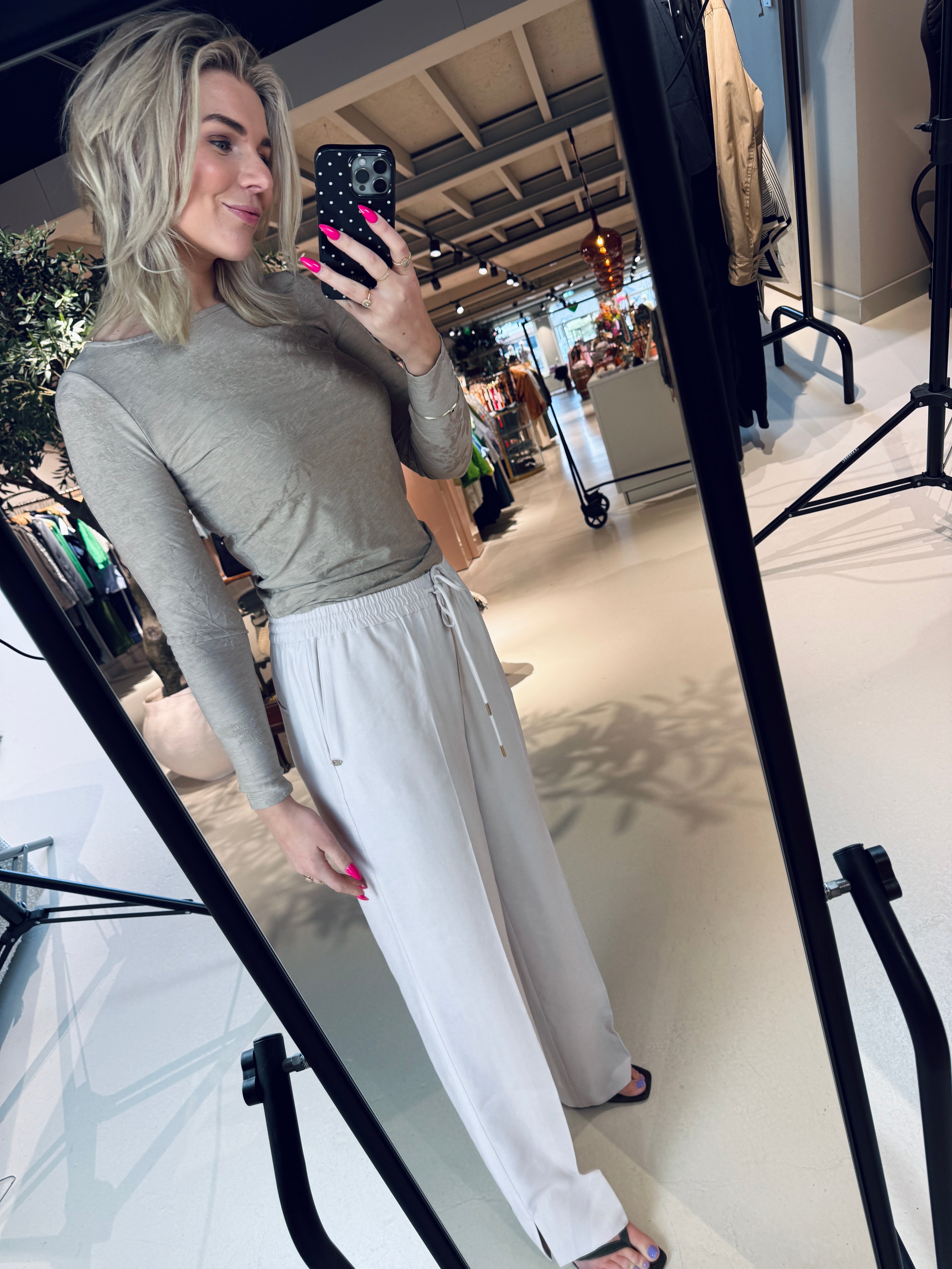 Bavisha, wide leg pants