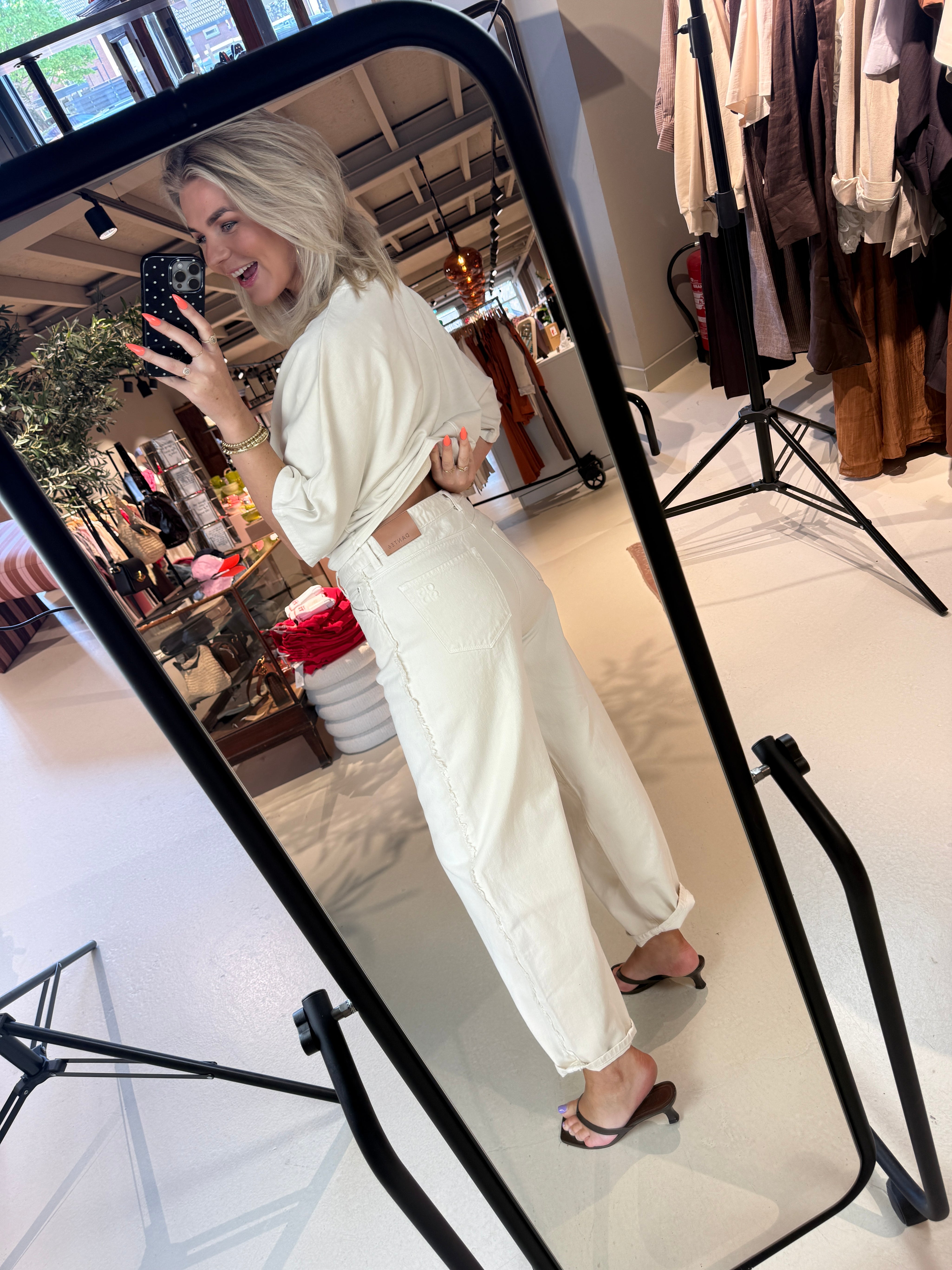Brave fringed barrel leg jeans in ivory voor dames van Dante6