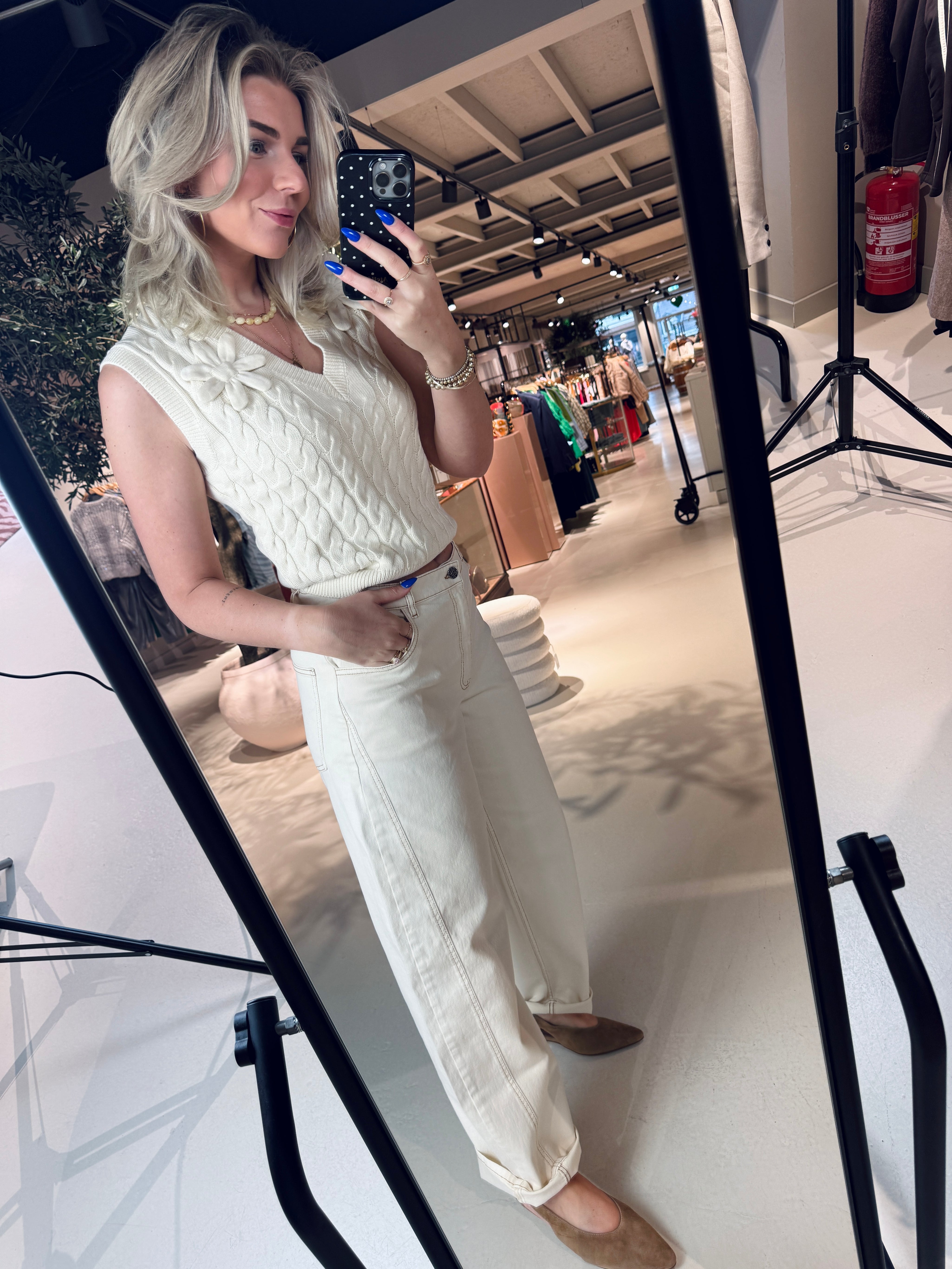 Carli Top met 2 bloemdetails van Baum Und Pferdgarten