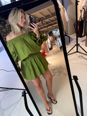 Jegan Off Shoulder Minidress in het groen voor dames van Essentiel Antwerp