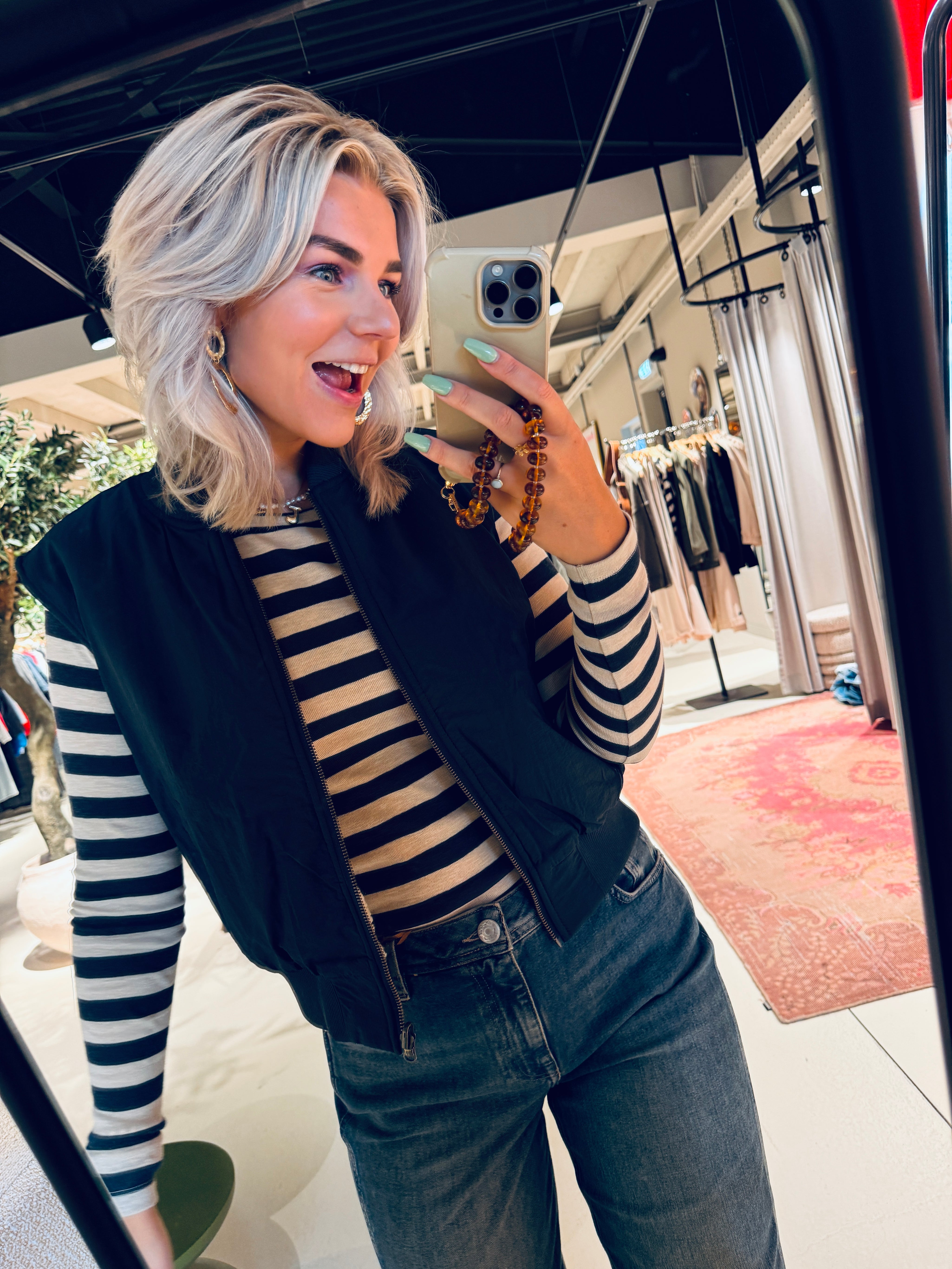 Aleksi Sleeveless Jacket