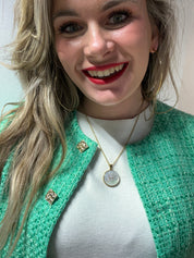 Ketting - Bedel Chanel Parelmoer Wit met logo tekst