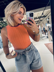 Brynn Top - Tropical paradise