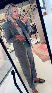 W25N1624 Trousers stripe - Grey mel.