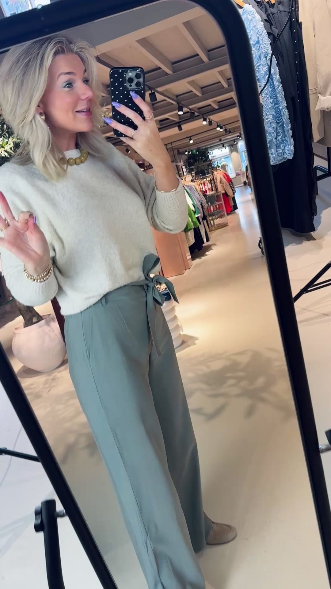 65.133 Sweater