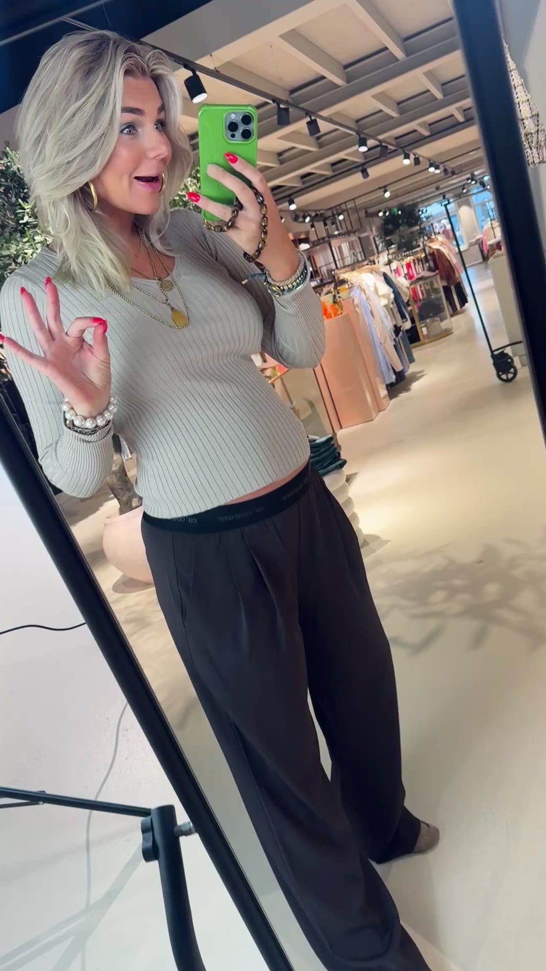 66.213 Sweater