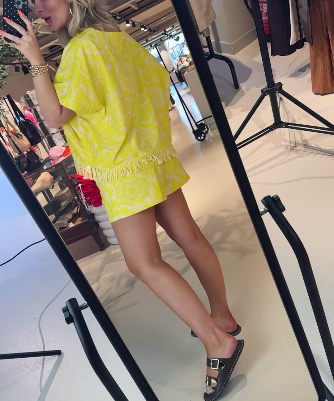 917a2e756cec4a9cbe0eb03ba9b98f4b.thumbnail.0000000000.jpg