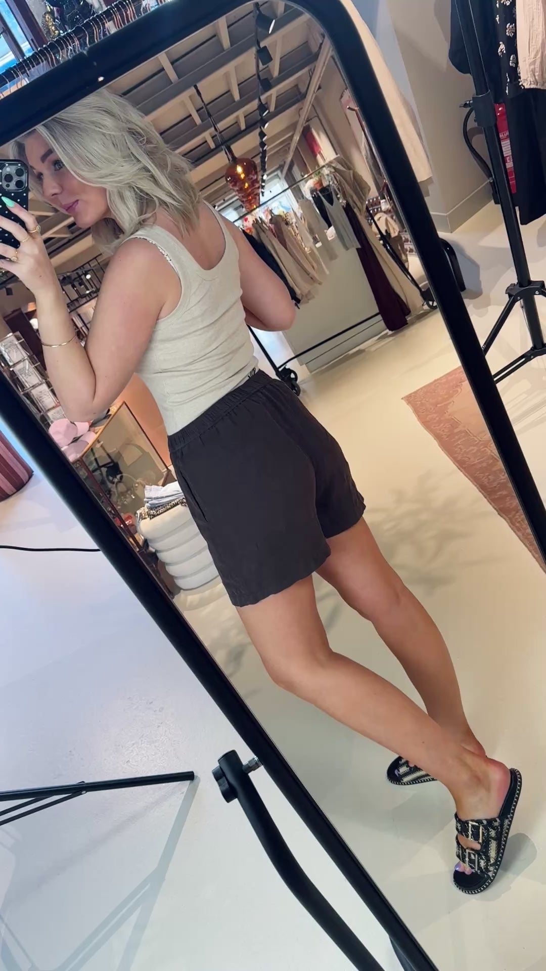 Pella Shorts