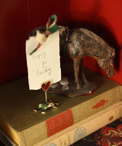 Robbie frog card holder